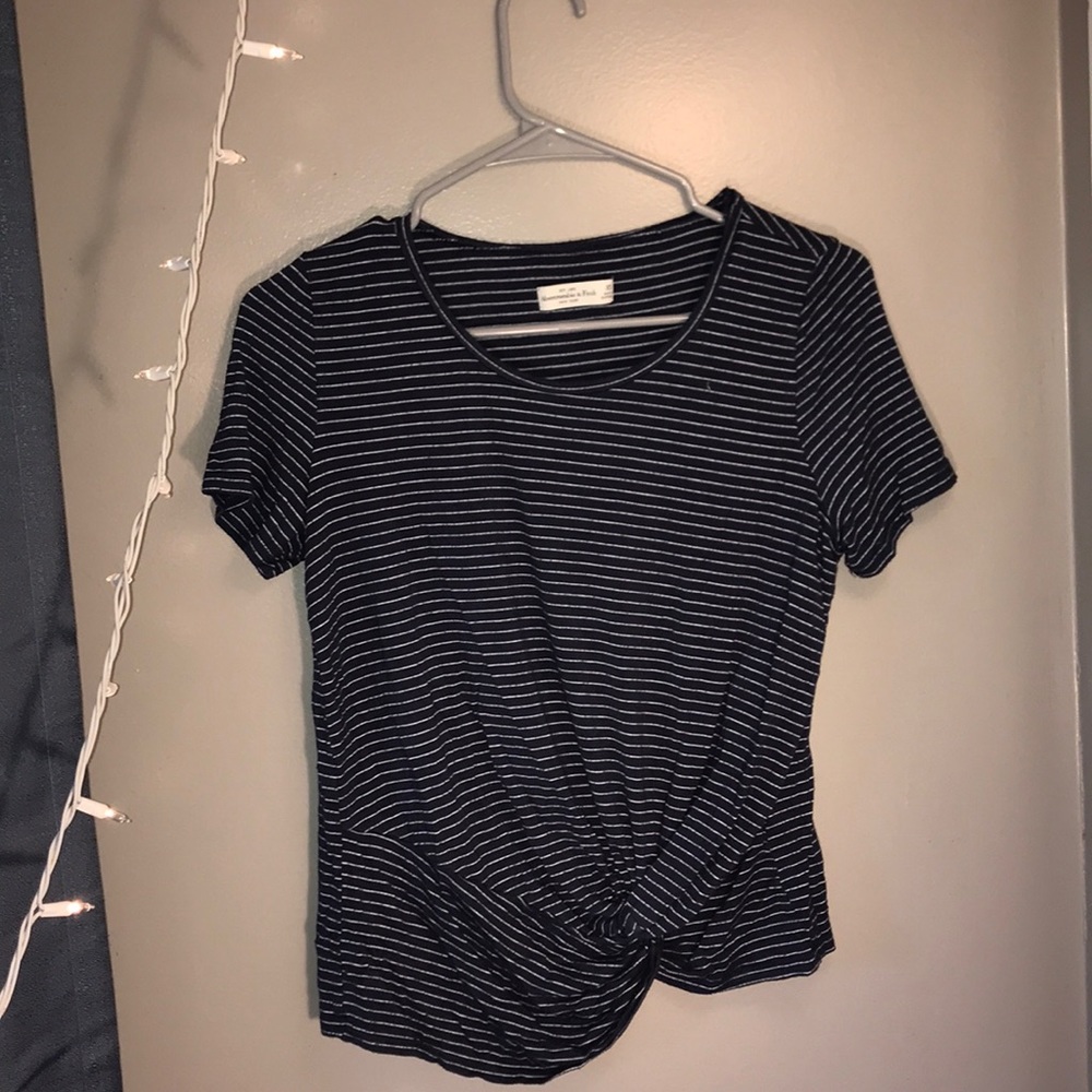 !! Abercrombie & Fitch short sleeve !!